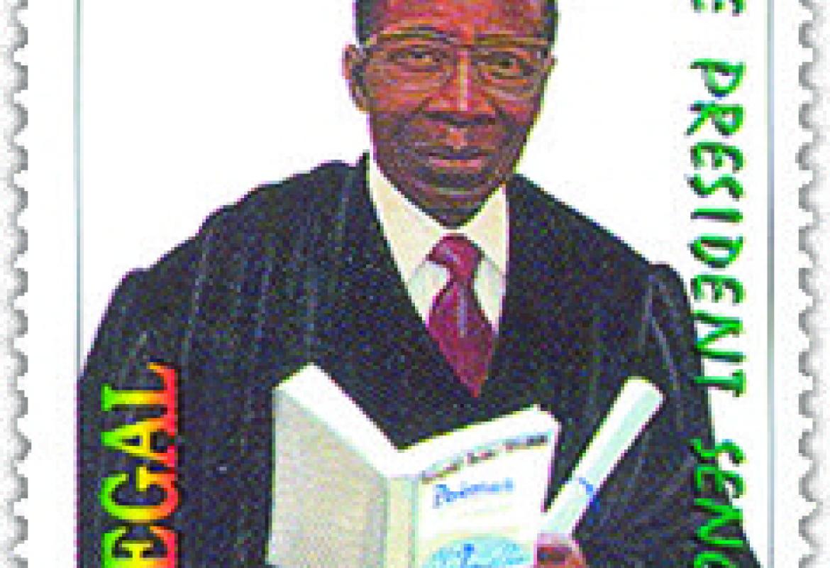 1. Timbre du Sénégal émis en 2003 en mémoire de Léopold Sédar Senghor, tenant un recueil de ses poèmes. 